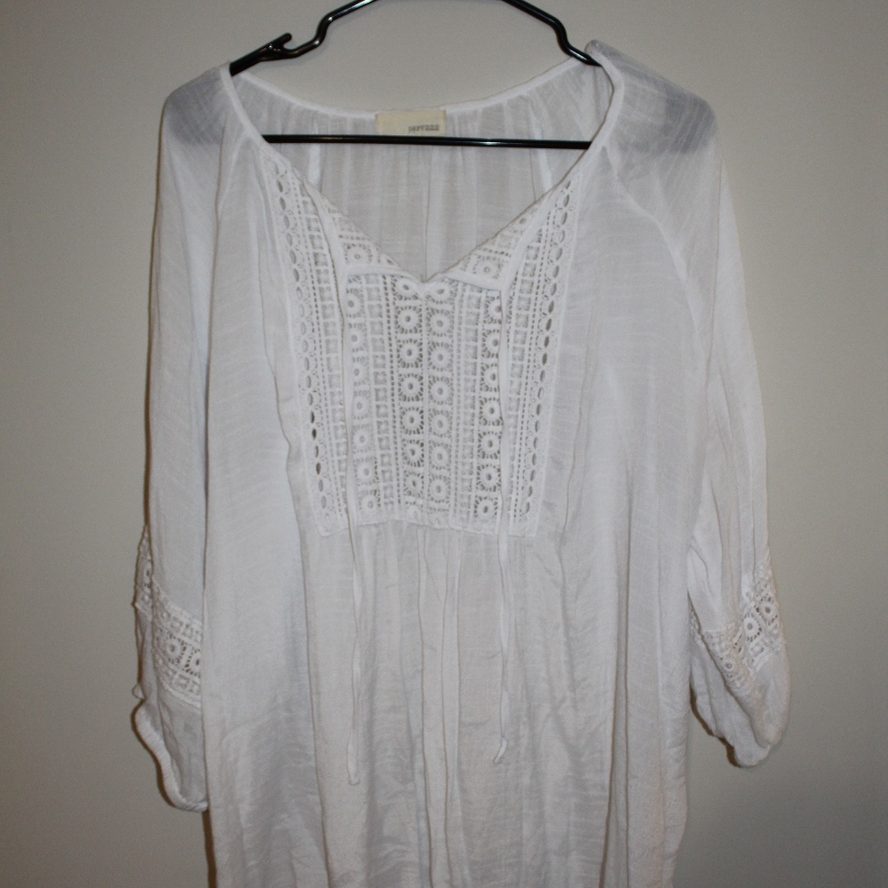 Women’s White, Quarter Sleeve Blouse